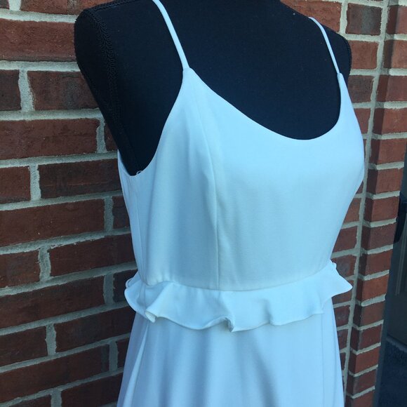 Halston Dress Womens Sz 10 Off White Handkerchief Hem Fairy Girly Beach Wedding - Picture 3 of 12